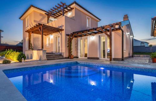 Villa Niko, your Ideal Summer Oasis near Poreč - Foto 19