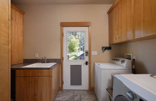 Big Sky Bend - Amazing Riverfront for 12 - Foto 19