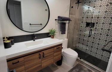 Upscale mid century on the green w Private Hot Tub - Foto 2