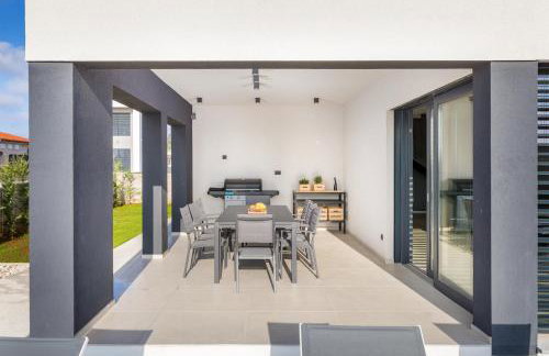 Amazing private villa with outdoor swimming pool in Vodnjan - Photo 38