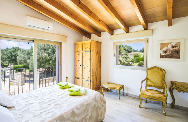 4 bedroom House in Maria de la Salut with private pool and garden - Photo 14