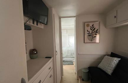 Cozy 1-bedroom mobile home with WiFi, AC in charming Silver City - Foto 5