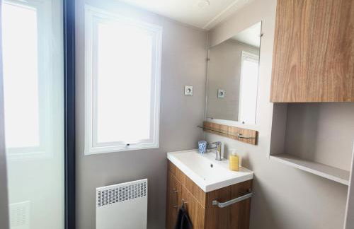 Bungalow neuf 40 m2 tout confort avec piscine proche des plages et lac - Foto 14