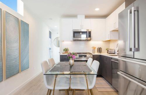 2BR 2BA Capitol Hill Cozy Haven- Rooftop - Foto 5