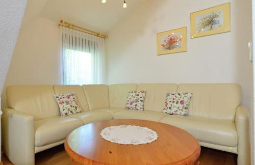 Quaint Apartment in Eimelrod near Lake and Water Sports - Photo 2