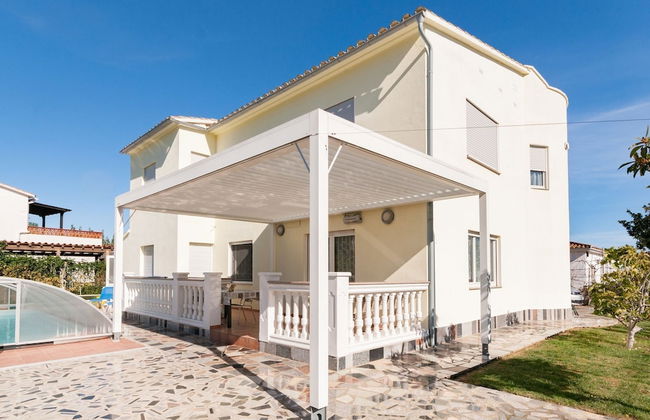 Holiday Home With Private Pool in Sant Pere Pescador - Foto 34