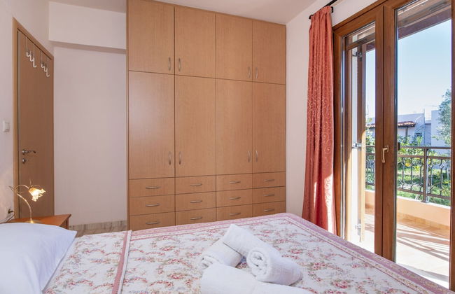 Modern Holiday Home in Sfakaki - Photo 2