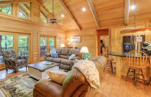 Luxe Mountain Escape with Hot Tub and Gym Near Boone! - Foto 7