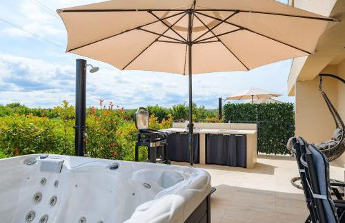 Mediterranes und modernes Apartment mit Jacuzzi, Waschmaschine, Grill - Photo 3