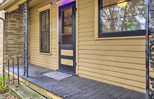 Bright Clear Lake Getaway, 4 Blocks to Downtown! - Foto 32