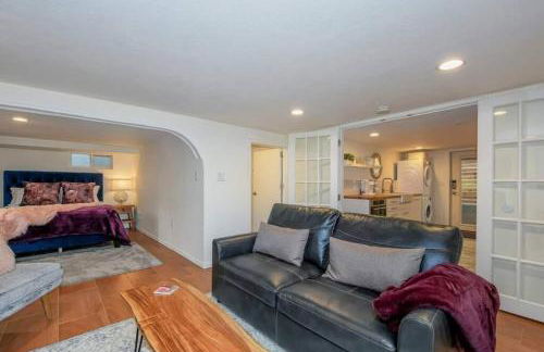 Private Basement Suite w Hot Tub - Foto 7