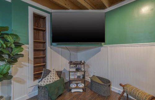 4BR Retreat, 16mi to Acadia NP, with Game Room - Foto 36