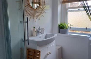 The Fuzzy Duck - Photo 13