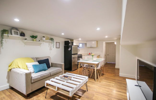 Leslieville Cozy & Bright Apt in Trendy Beaches - Foto 14