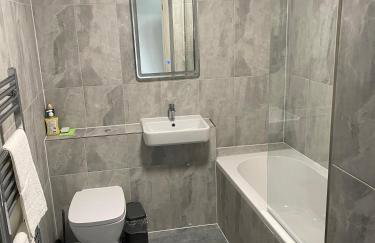 7 Royal Oak Brentwood - 2 Bed - Free Secure Parking - Contractor Stays - Long Stays - Foto 10