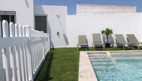 Chalet con piscina en Naveros - Foto 2