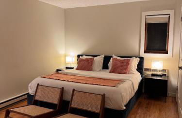 Poconos Chalet -Kayaks- HotTub-Karaoke-Lake - Foto 27