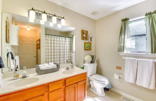 Mountain Cabin with Covered Decks and Fire Pit! - Foto 19