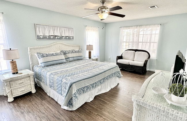 Bayou Breeze 4 Bedroom Home by RedAwning - Photo 2