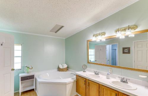 Pet-Friendly Sparta Retreat Porches and Fire Pit! - Foto 15