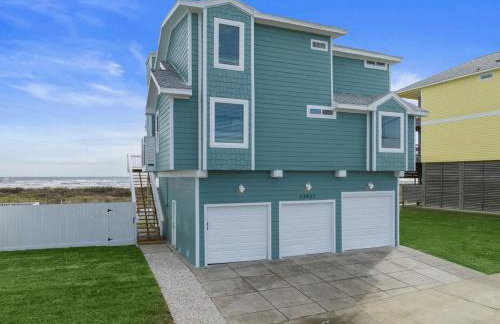 Oceanfront home with pool, large decks, fire pit and private walkover to the beach - Foto 4