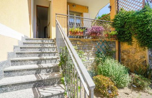 Lovely Home In Arnasco With Wifi - Photo 11