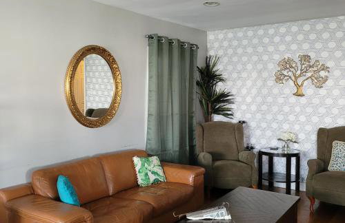 3 bedroom 2 bath home with Jacuzzi near Beverly Hills, wi-fi, Jacuzzi, Roku, BBQ, giant games family fun - Foto 15