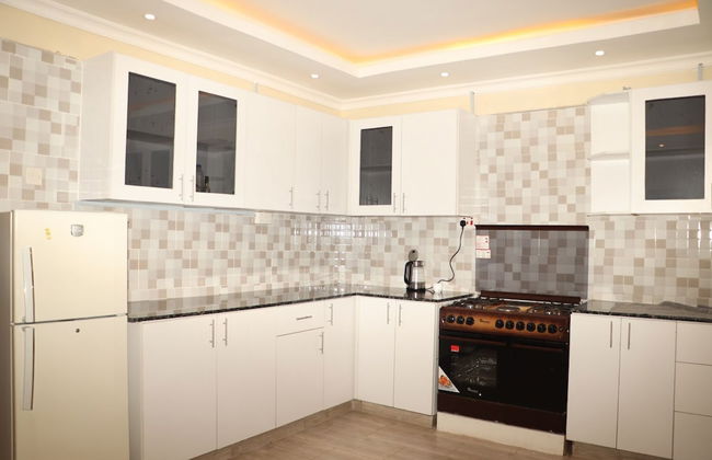 The Meru Manor is a Great Home set in Meru Town - Foto 5