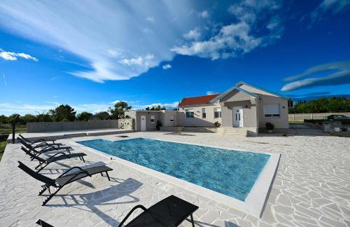 Holiday Home Marija with pool - Foto 2