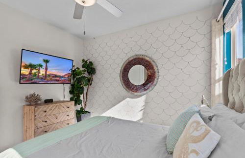 PV 110 Themed Rooms, PS4, Ping Pong, Pack n` Play, Electric Fire Place, Games, and More - Photo 16