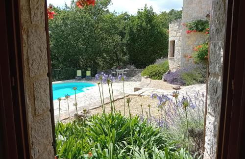 Spacious Villa for 6 - amazing pool and views - Foto 36