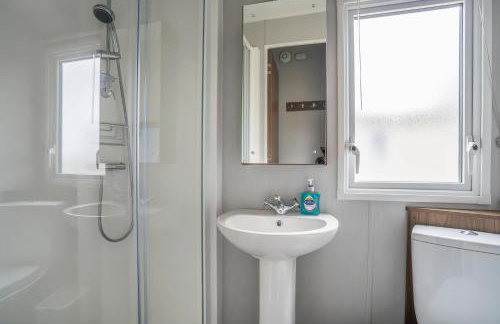 Seton Sands-3 Bed Static Caravan-by Holiday Homes - Foto 11