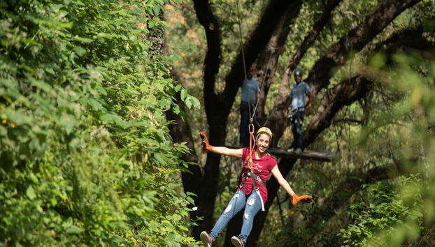 Circuito de tirolinas y rápel en la cascada Cola de Caballo - Foto 3