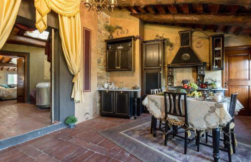 La Dimora dei Conti, Indulge in a Country Farmhouse Apartment with Jacuzzi Facing the Town! - Foto 61