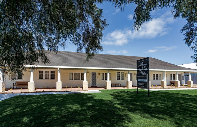 Albany Holiday Units - Photo 1