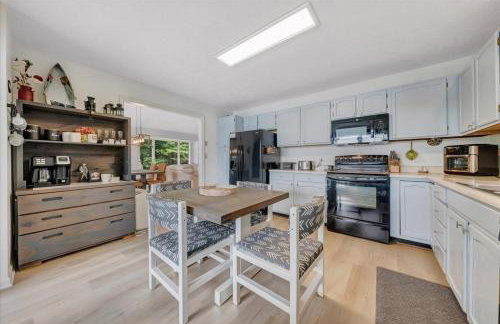 Sundance - Lakefront w/ Private Dock - Photo 18