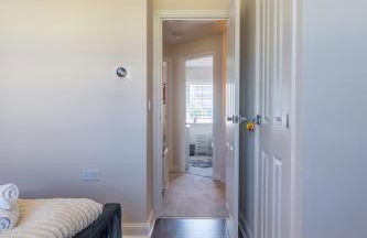 Walk to Liverpool Airport - Luxury Stay with EV Charge - Fast WiFi - Foto 35