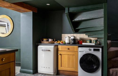 Chipping Campden Shabby Chic on Famous High Street - Photo 18