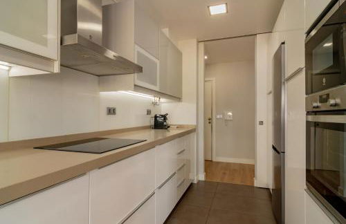 Modern 3 BDR Apartment by LovelyStay - Foto 16