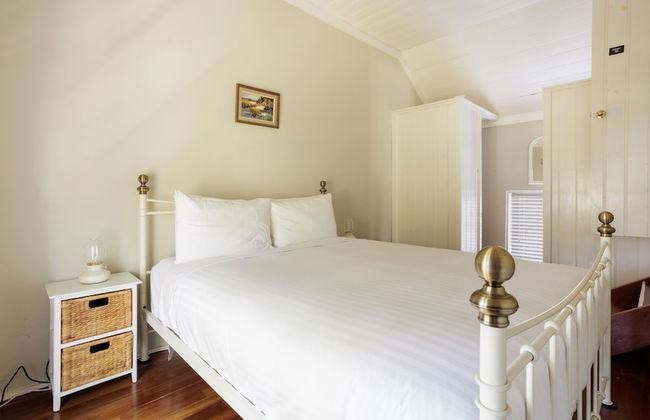 Wollaston House by the BnB Collection - Photo 8