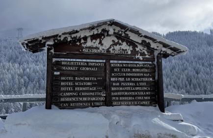 Facing the Sestriere Ski Slopes - Foto 61