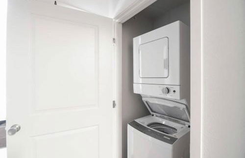 Fully Furnished 2BR Centrally Located with Pool - Photo 8