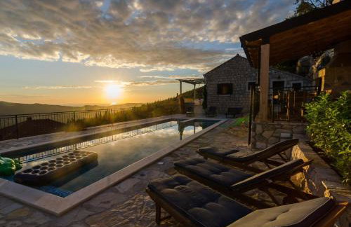 Villa Falcon Rook - Photo 41