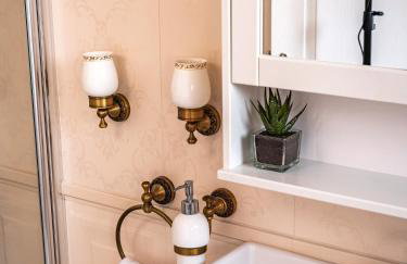 Elegant Hvar town villa with pool - Photo 32