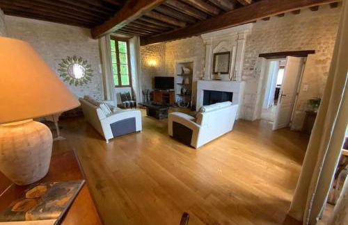 French Farmhouse Retreat with pool & superb views. - Foto 16