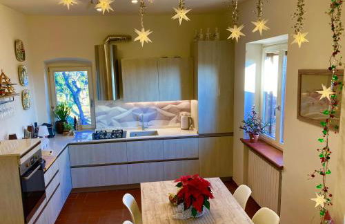 Grove Cottage: Immersed in nature & close to town - Photo 5