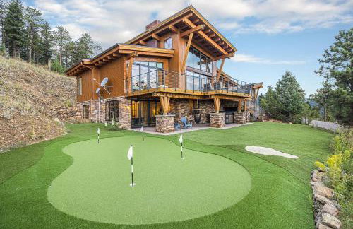 Hot Tub and Scenic Views at The Bailey Lodge - Foto 48