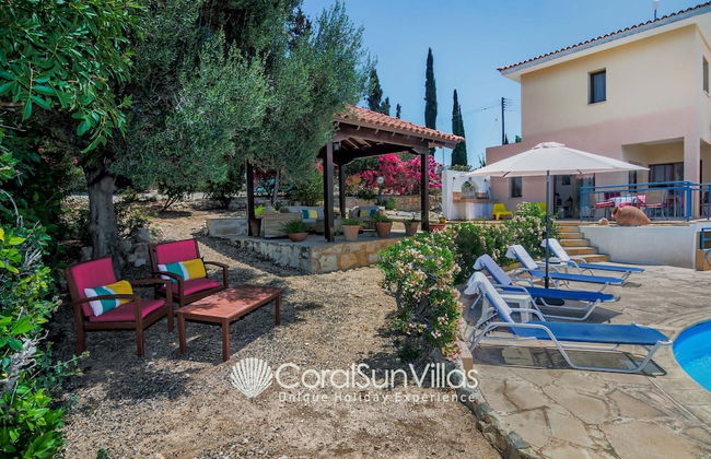 Large Pool & Garden, Billiard, Peaceful Area, Near to the Sea, Coral Bay Paphos - Foto 61