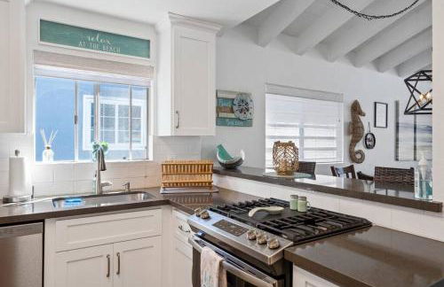 Walk on the Ocean! Wake up to Beautiful Bay Views - Photo 14