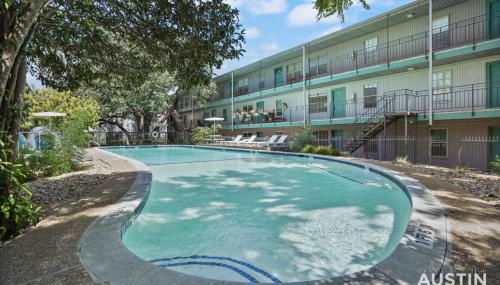 Chic Poolside Homebase Steps from South Congress - Foto 5